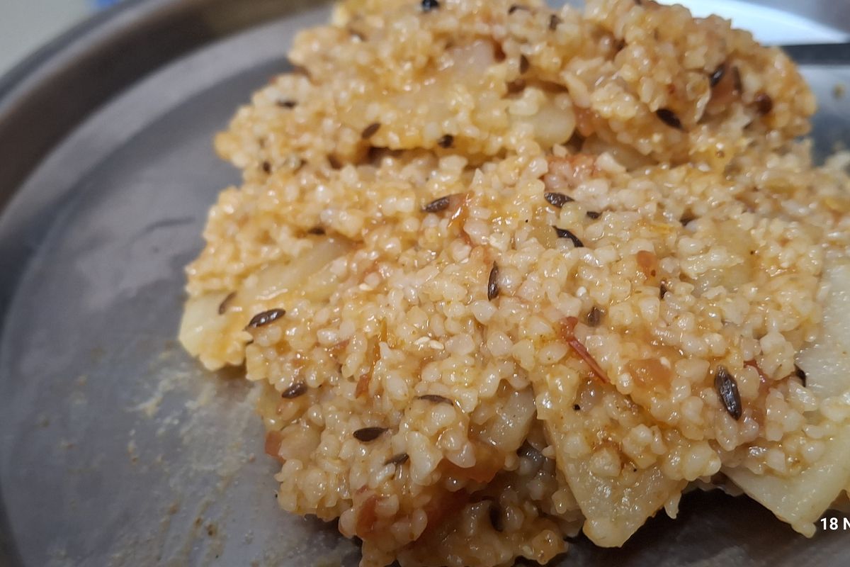 Savory Cracked Wheat and Vegetable Pot